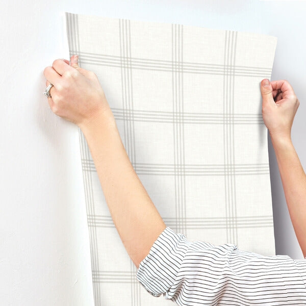 Twain Light Grey Plaid Wallpaper