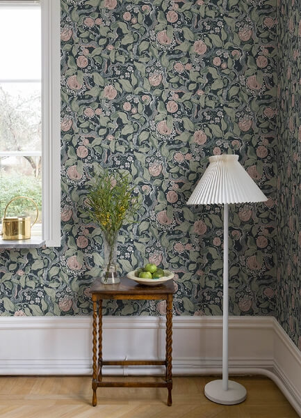 Kort Dark Blue Fruit and Floral Wallpaper