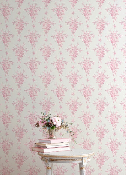 Rosie Arrangements Kiss Pink Bouquet Toss Wallpaper