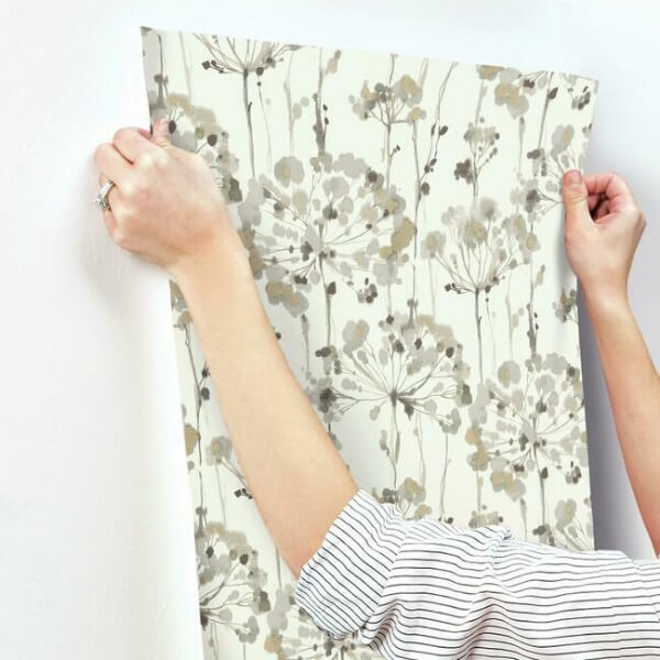 Flourish Beige Wallpaper