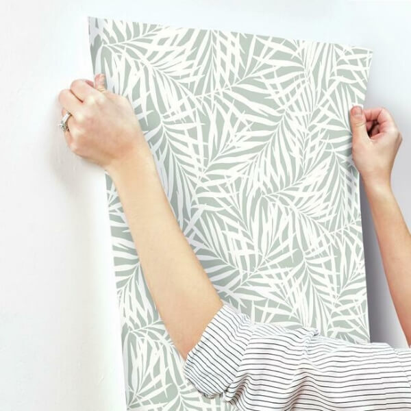 Oahu Fronds Light Green & White Wallpaper