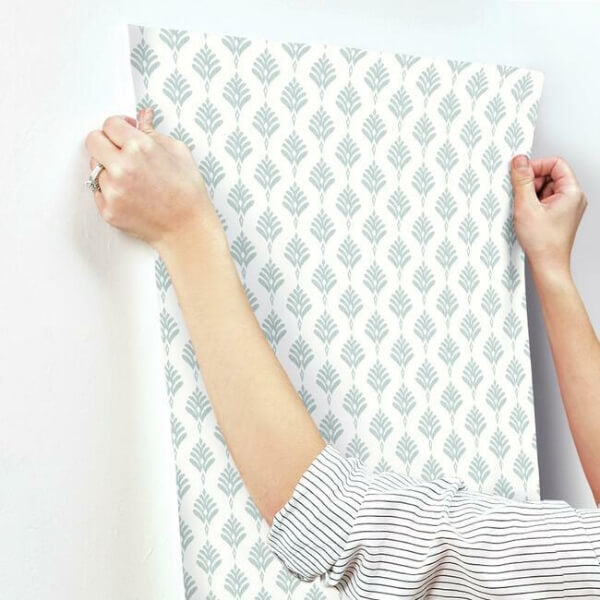 French Scallop Light Grey Wallpaper