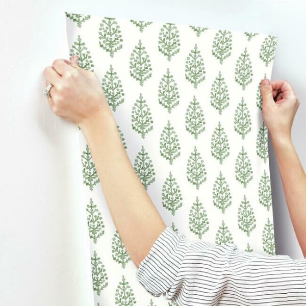 Paisley on Calico Green Wallpaper