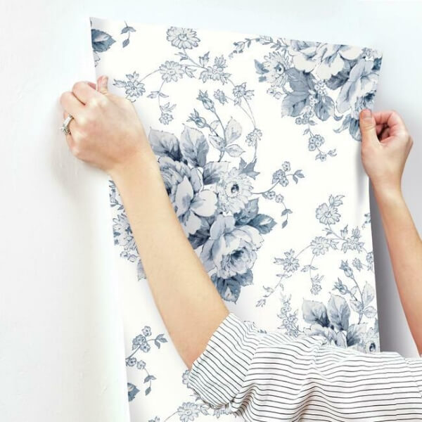 Heritage Rose Navy & White Wallpaper