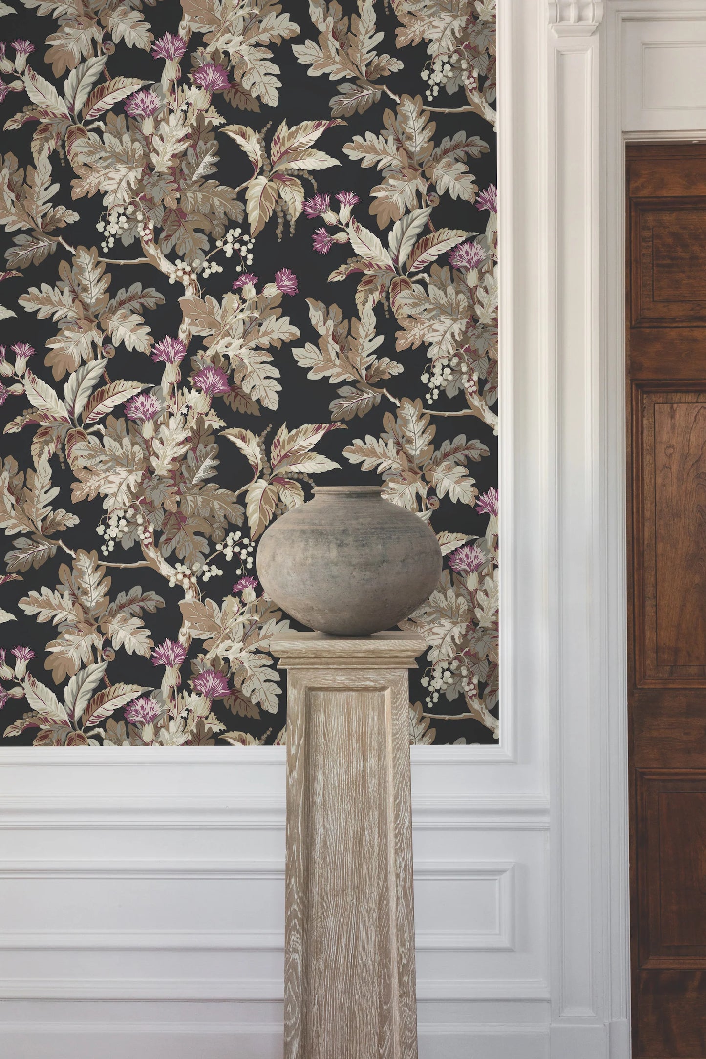 Briarwood Black Wallpaper
