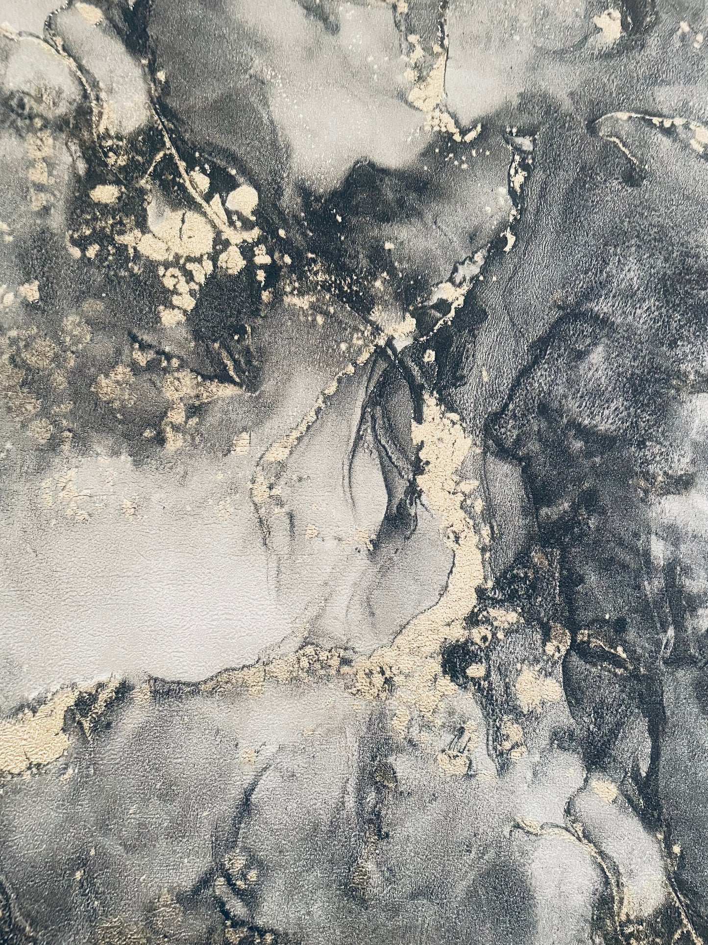 Dazzling Black-Gold Marble Wallpaper