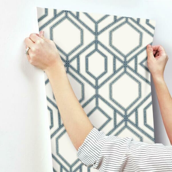Sawgrass Trellis White & Blue Wallpaper