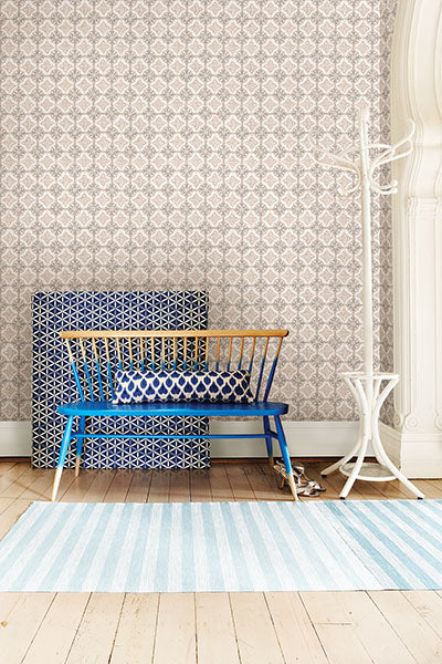 1014-001855 Pink Geo Quatrefoil Wallpaper By Brewster