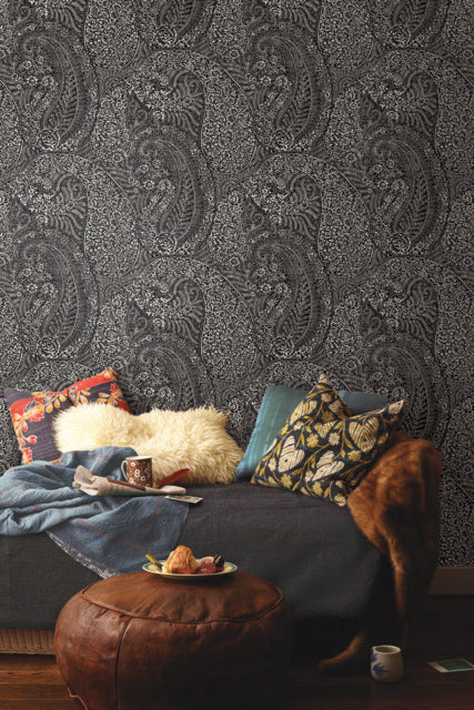 Black Kashmir Dreams Paisley Wallpaper