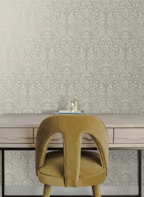 White/Silver Paradise Wallpaper