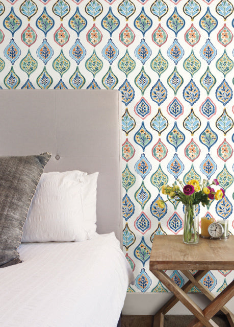 White/Multi Marketplace Motif Wallpaper