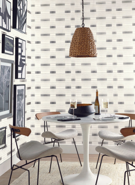 Black/White Dashing Stripe Wallpaper