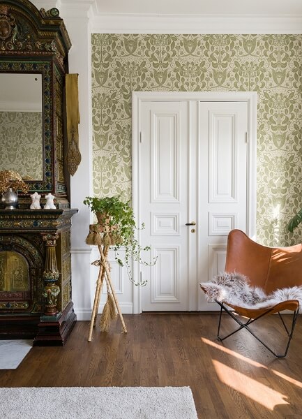 Berit Olive Floral Crest Wallpaper
