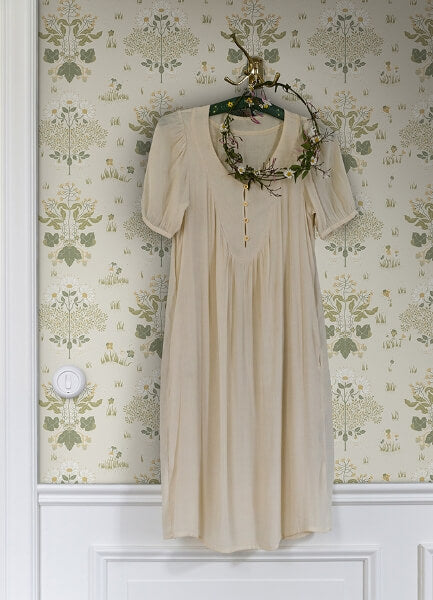 Elda Olive Delicate Daisies Wallpaper