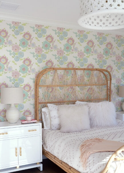 Essie Pastel Painterly Floral Wallpaper