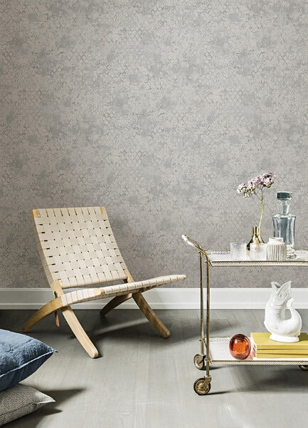 Zilarra Light Grey Abstract Snakeskin Wallpaper