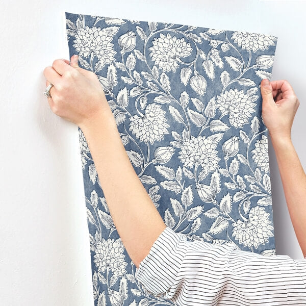 Vadouvan Navy Jacobean Trail Wallpaper