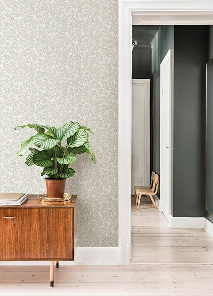 Lindlöv Light Grey Leafy Vines Wallpaper
