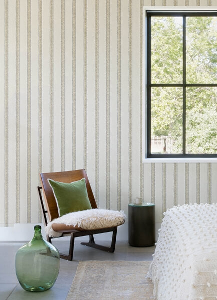 Mandevilla Honey Vine Stripe Wallpaper