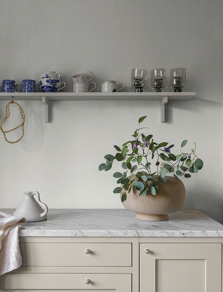 Parget Snövit White Textured Wallpaper