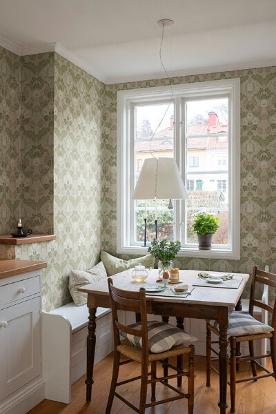 Myrtle Mauve Floral Ogee Wallpaper