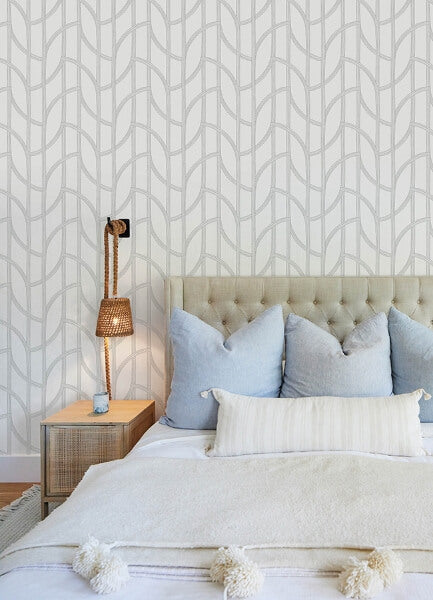 Salvo Silver Curved Contours Wallpaper
