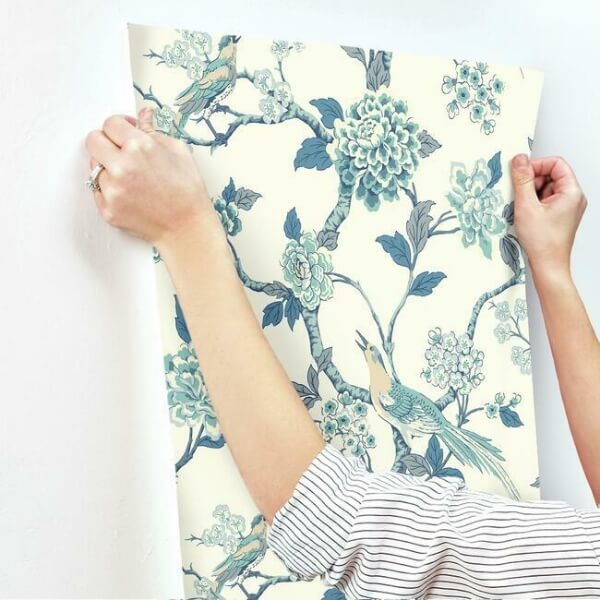Fanciful Blue & White Wallpaper