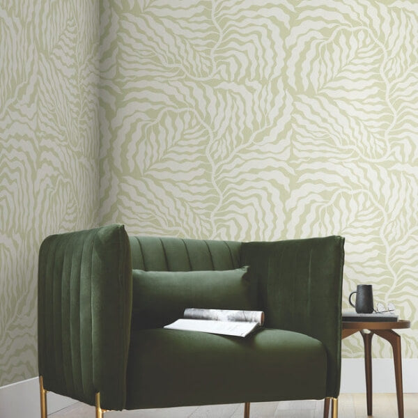 Fern Fronds Light Green & White Wallpaper