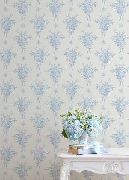 Rosie Arrangements Icey Winters Bouquet Toss Wallpaper