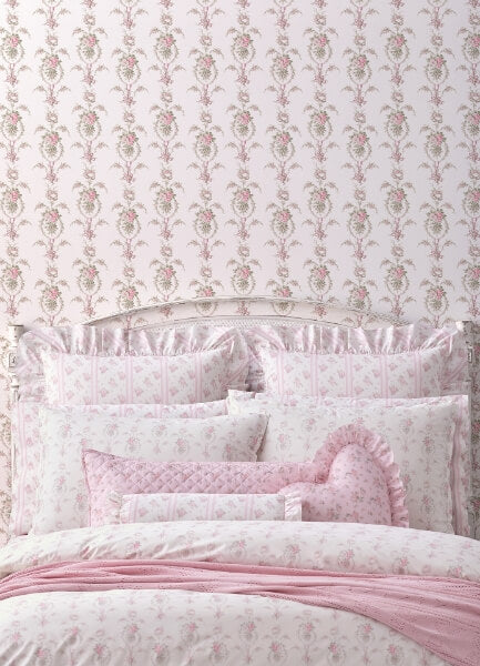 Rose Cheeks Party Pink Floral Cluster Wallpaper