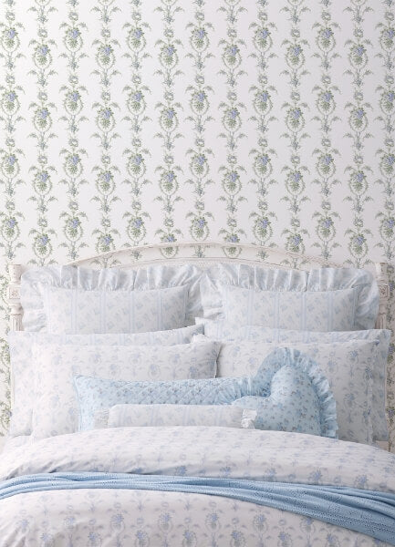 Rose Cheeks Blye Elysees Floral Cluster Wallpaper
