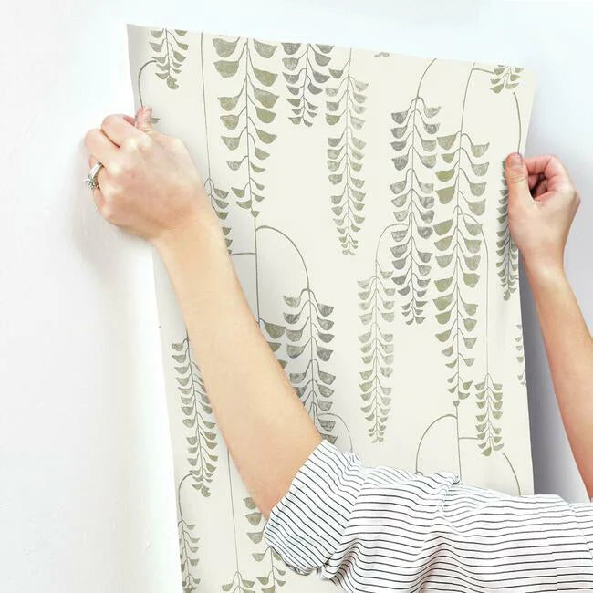 Deco Wisteria Wallpaper