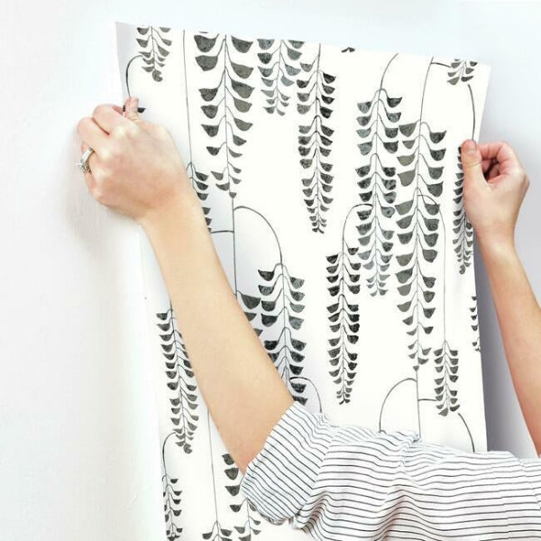 Deco Wisteria Black Metallic Wallpaper