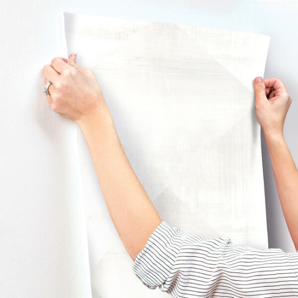 In Clay White Wallpaper