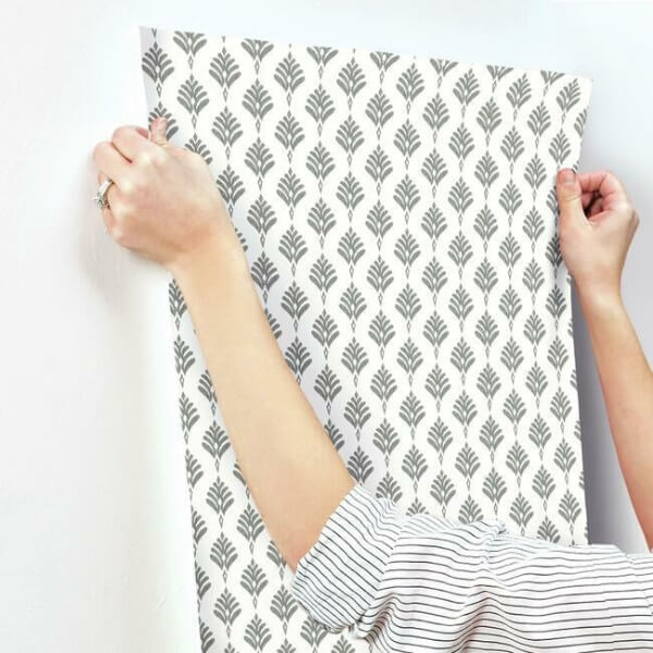 French Scallop Grey Wallpaper