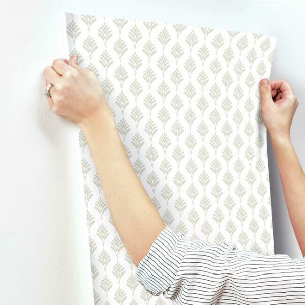 French Scallop Off White Wallpaper