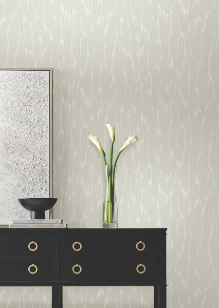Flowing Light Grey Wallpaper
