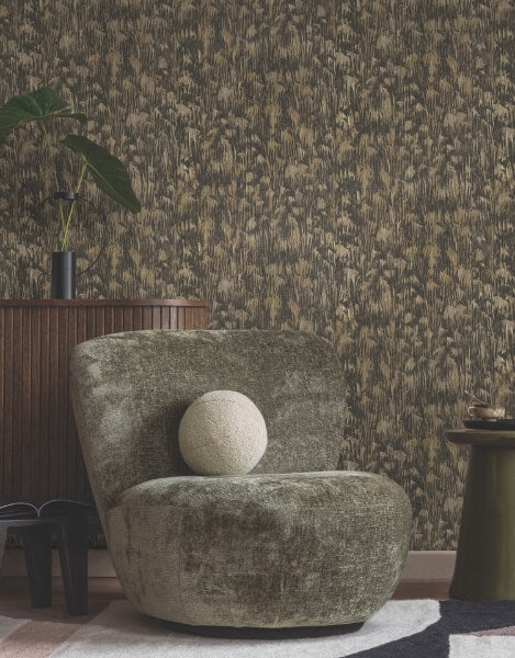 Gilded Plume Black Wallpaper