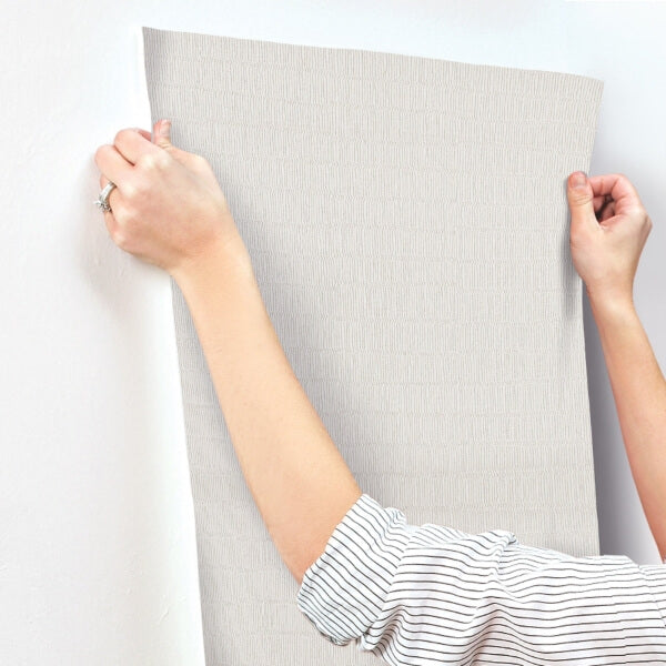 Tectonic Texture White & Silver Wallpaper