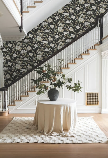 Marguerite Vine Black Wallpaper