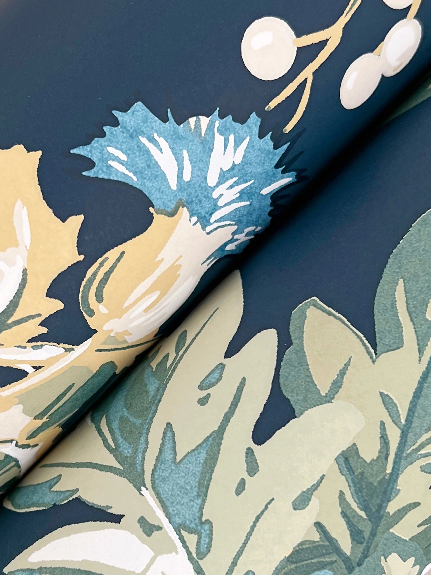 Briarwood Navy Wallpaper