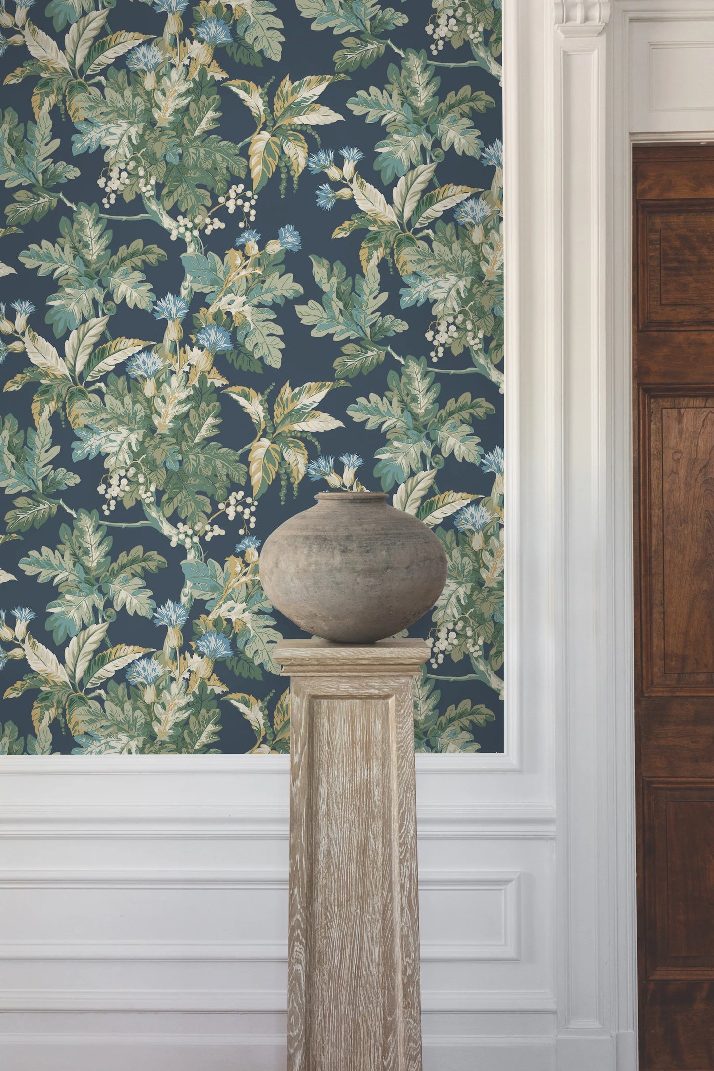 Briarwood Navy Wallpaper