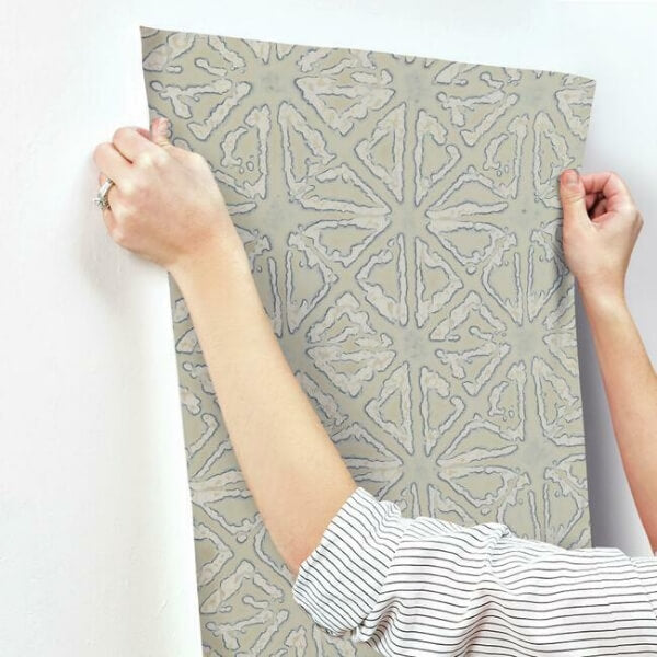 Empire Diamond Silver & Taupe Wallpaper