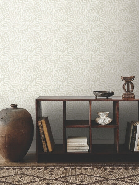 Zora Wave Light Grey Wallpaper