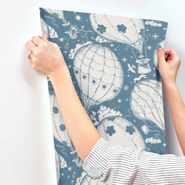 Ballongerna Dark Blue Wallpaper