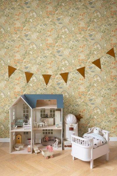 Taget Yellow Wallpaper