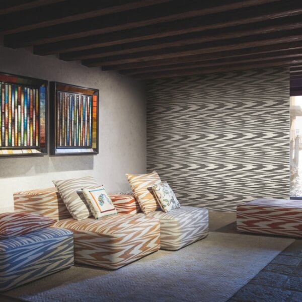 Flamed Zigzag Black & Cream Wallpaper