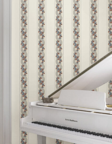 Abbey's Garland Coral Wallpaper