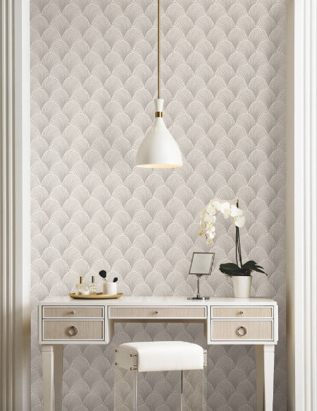 Metallic Cream Scallop Wallpaper