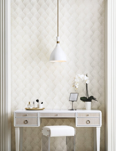 Metallic White Gold Scallop Wallpaper